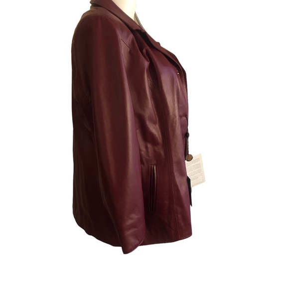 🌺Brand New PERUZZI made in Florence of Italy. It’s luxurious in wine color. - Picture 3 of 7